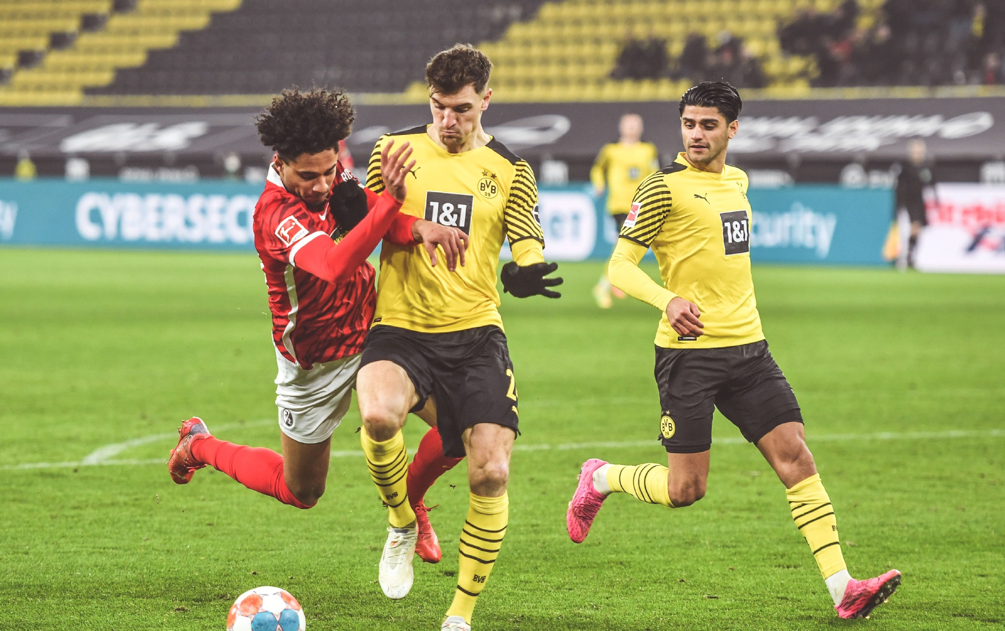 九游体育app-关于转会期纽卡斯尔调整名单以备德甲赛前巴塞罗那调整名单以备德甲，现场解说直呼：浓眉哥在掘金比赛中伤愈复出的信息